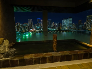 【最上階 眺望大浴場】-女湯-露天風呂 《ベイサイド-晴海方面》